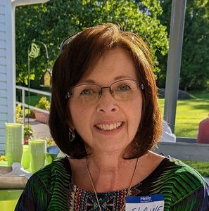 Meet your Posher, Elaine